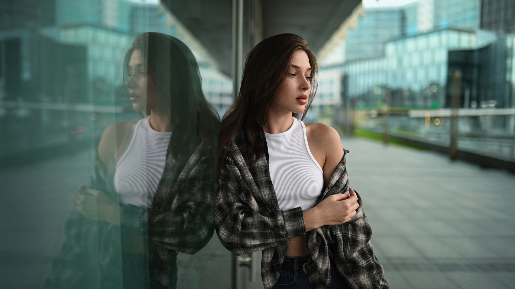 Xenia девушка женский портрет городской в цвете фото отражение город girl woman portrait street city urban color photo mirror reflection