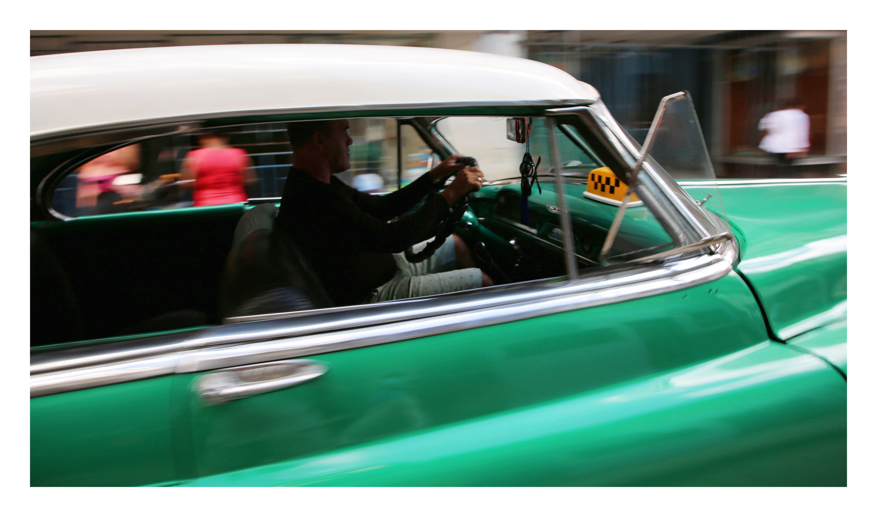 little green rooster cuba la habana vieja libre isla bonita retrocar oldsmobile