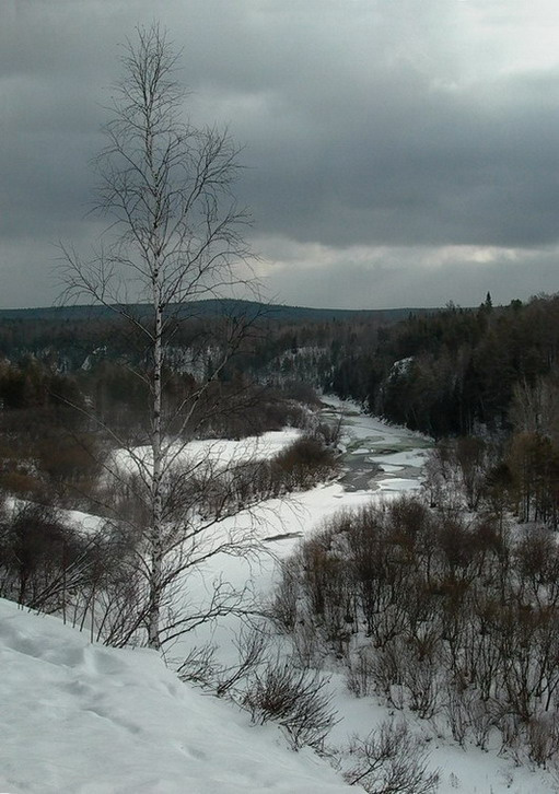 Суровая весна весна, река