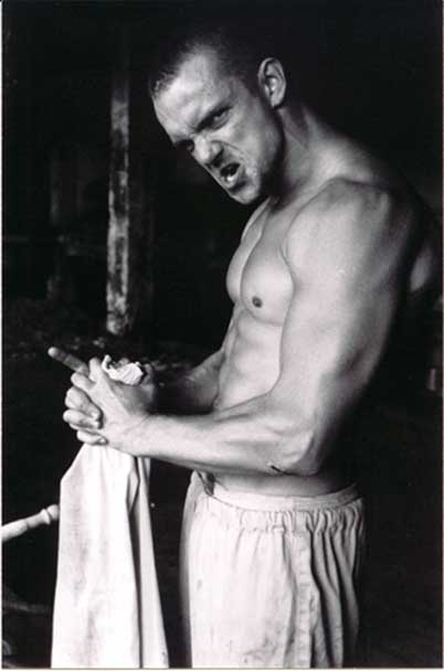 Muscul Jesus мен, мускулы, свалка