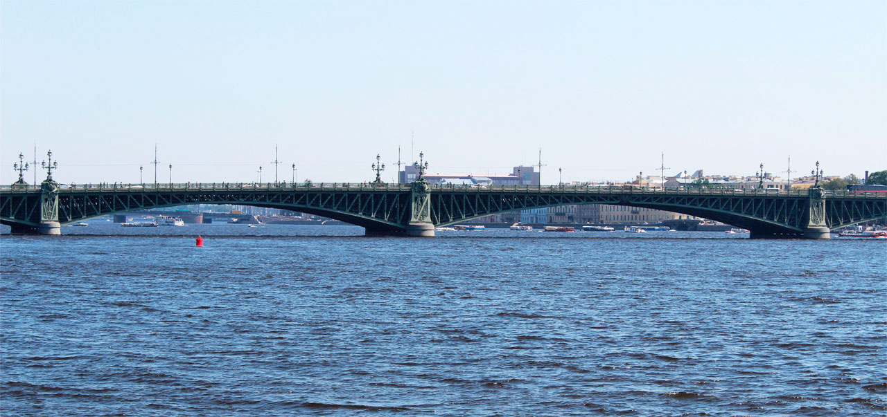 Троицкий мост в Санкт-Петербурге. 