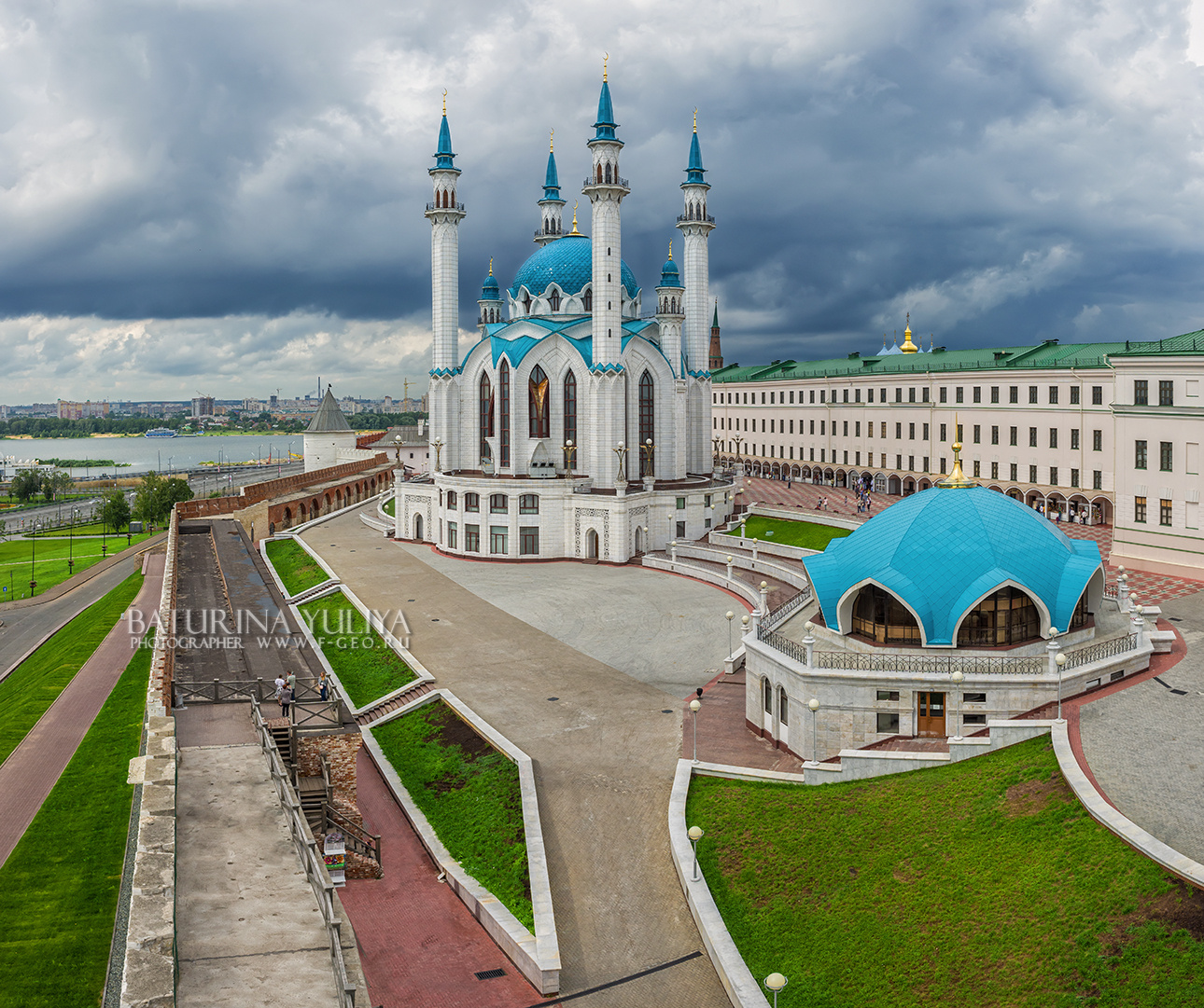 Панорама Казанского Кремля казань кул шариф казанский кремль тучи