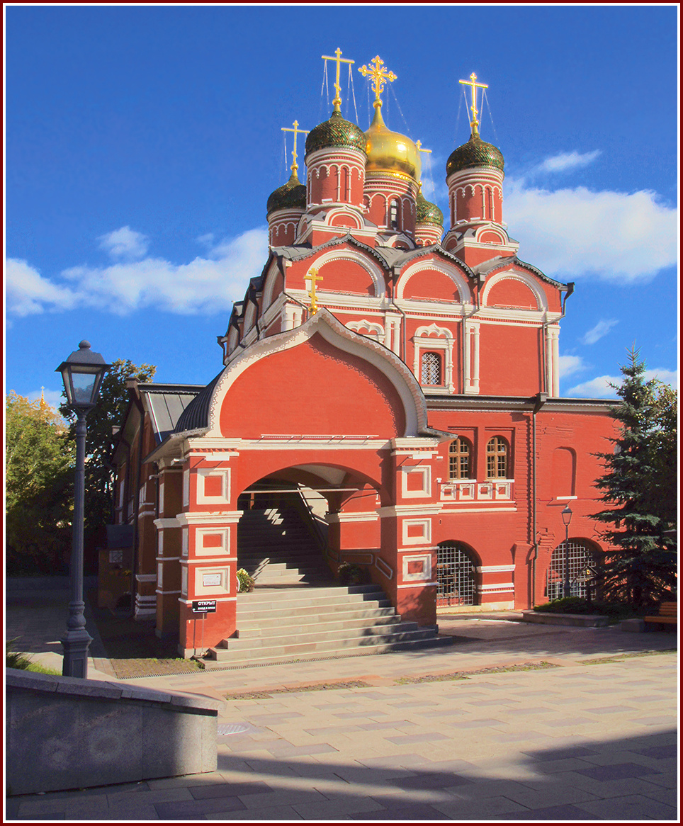 Жемчужина «русского узорочья» [1] Москва храм церковь подворье