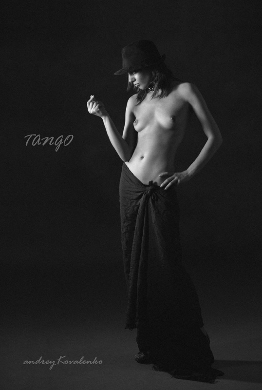 TANGO ню чб