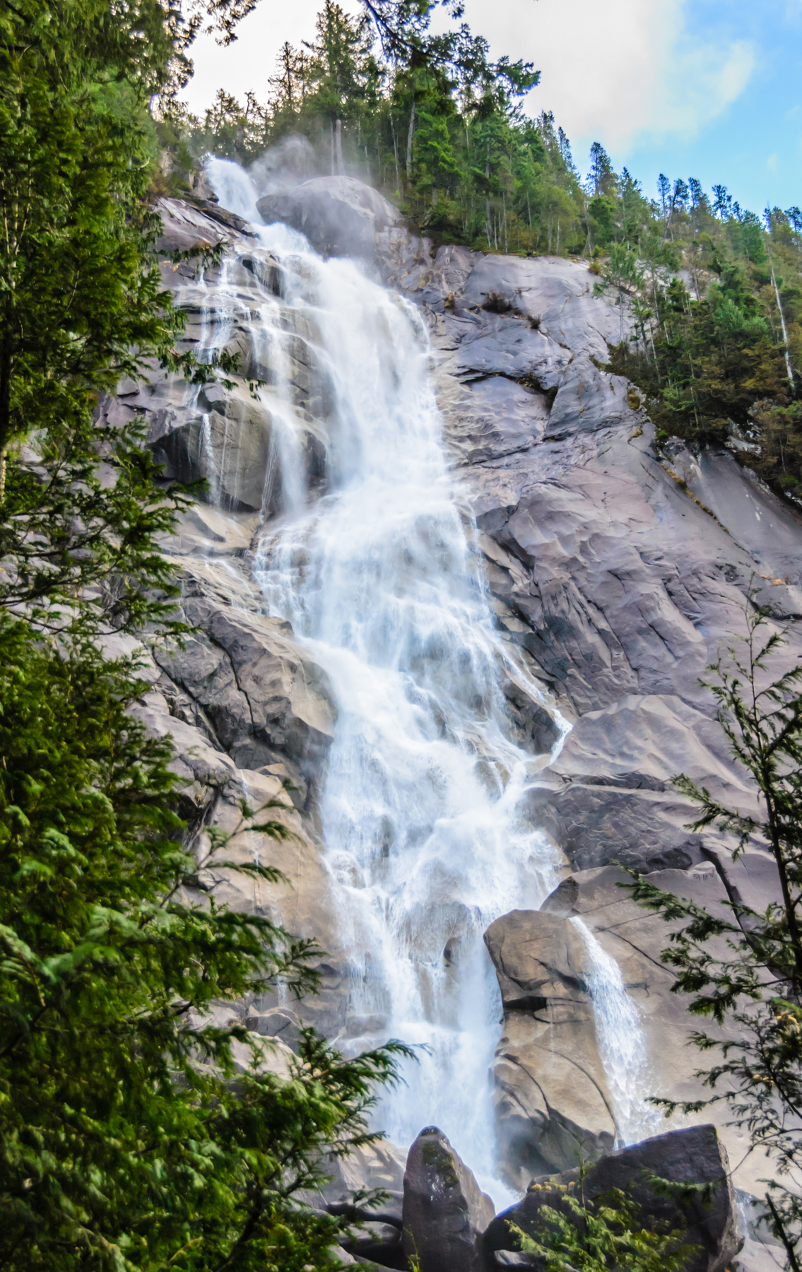 Shannon Falls водопад вода природа канада горы парк