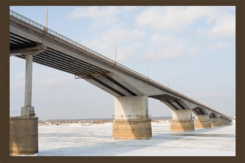 Соединяя берега Мост