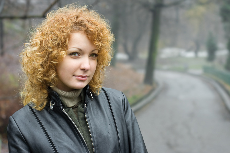 Без гнева и пристрастия девушка,парк,дождь,сад,сквер,зима