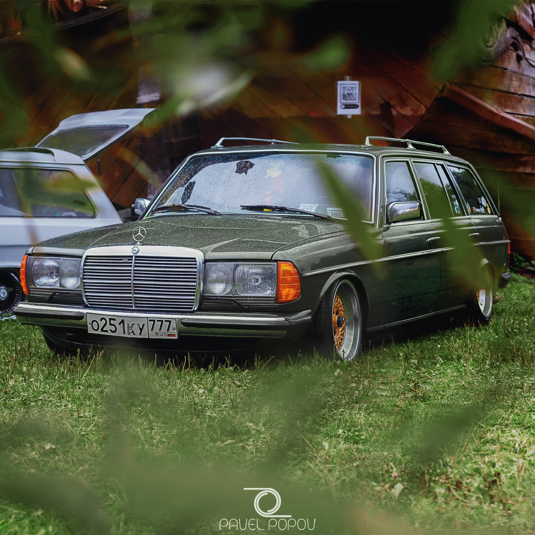 Mercedes-Benz 250 T, W123 