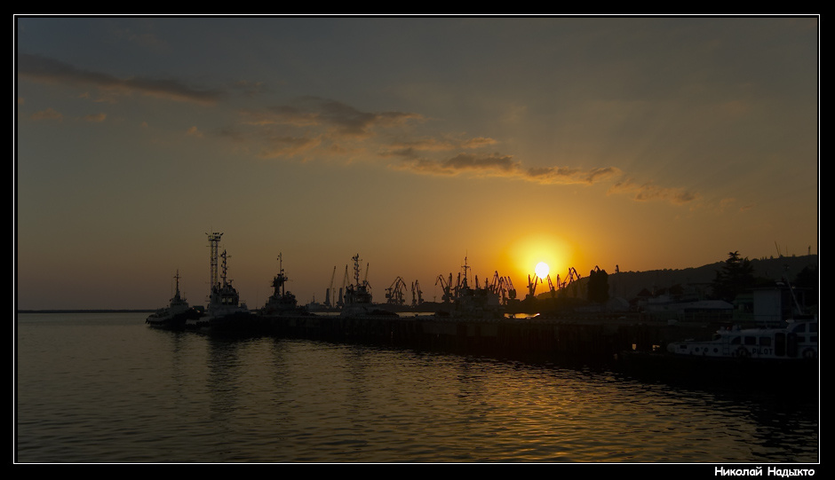 Пристань перед сном. Солнце, кораблики, море