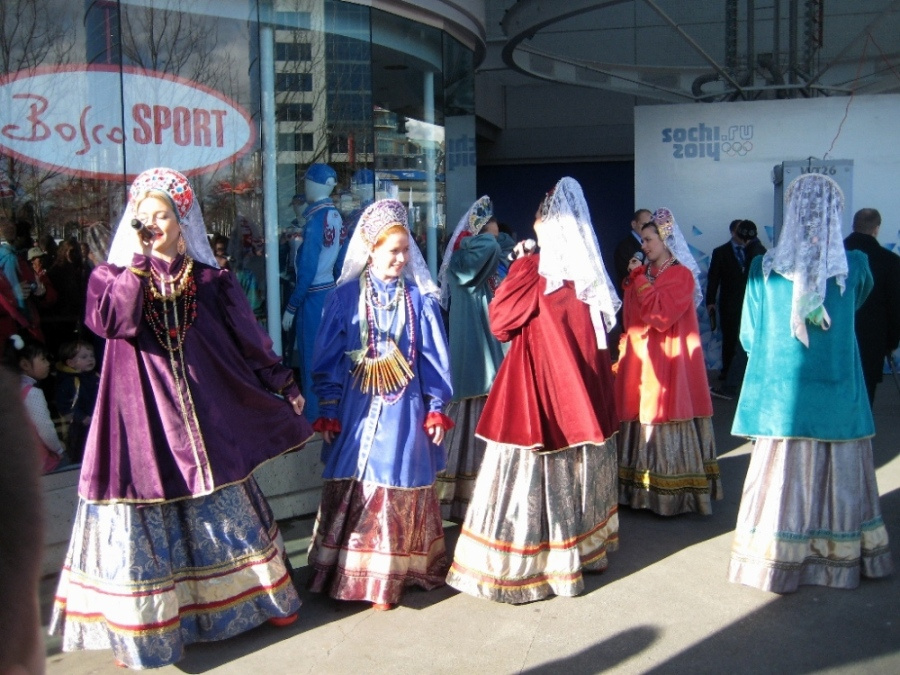 Russia meets Vancouver. Ванкувер, олимпиада, Русский дом, русская песня, русская красавица, песня, настроение.