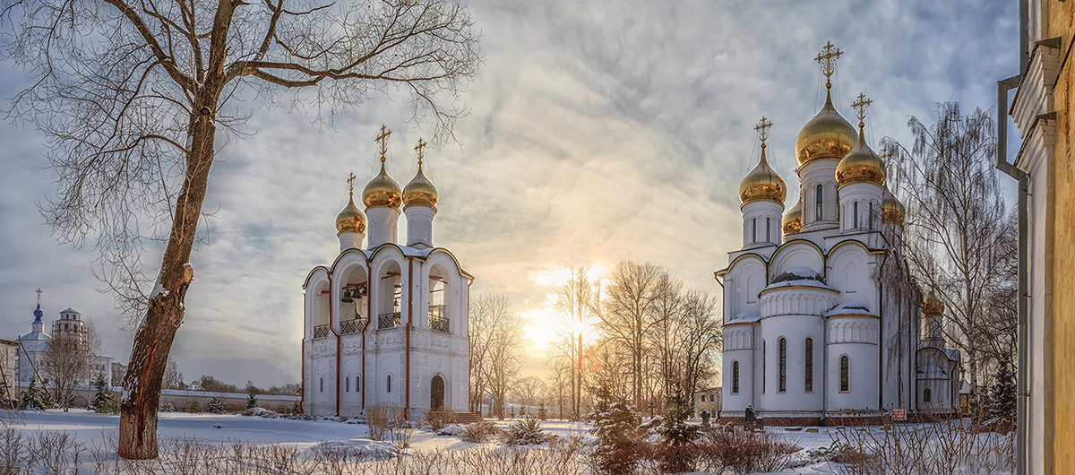 Золотые купола Золотое кольцо Переславль-Залесский Свято-Никольский женский Монастырь панорама