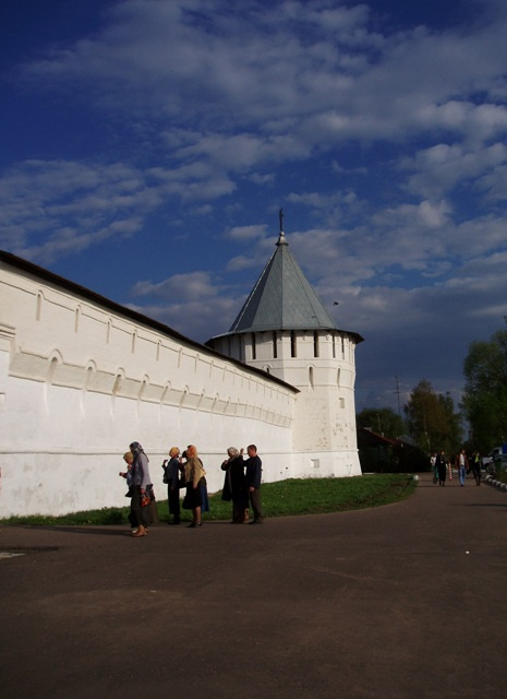 Паломники (Серпуховский Высоцкий мужской монастырь) монастырь, паломники, Серпухов