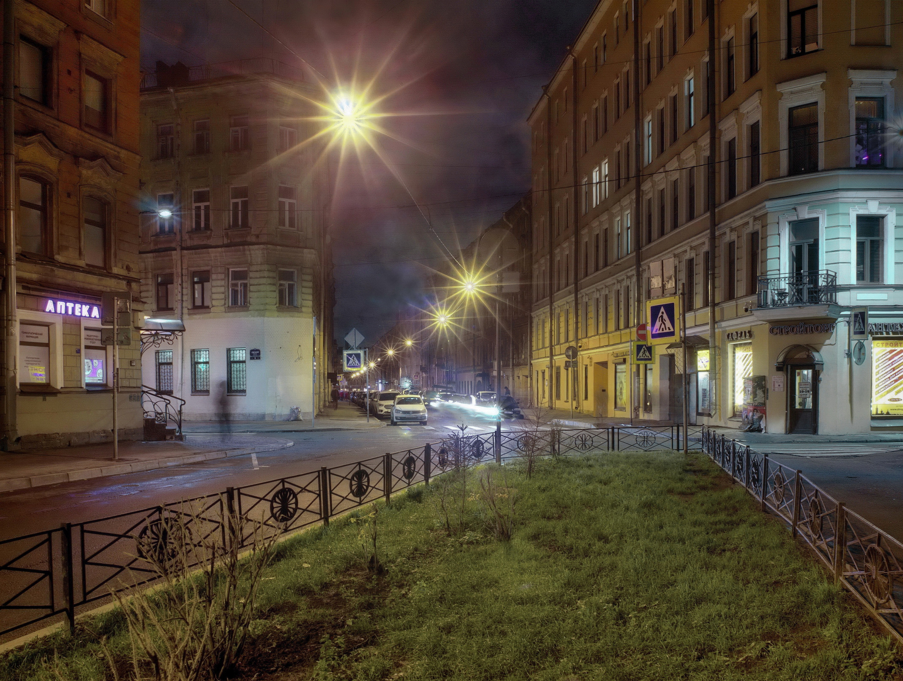 Ночь,улица,фонарь,аптека... Петербург