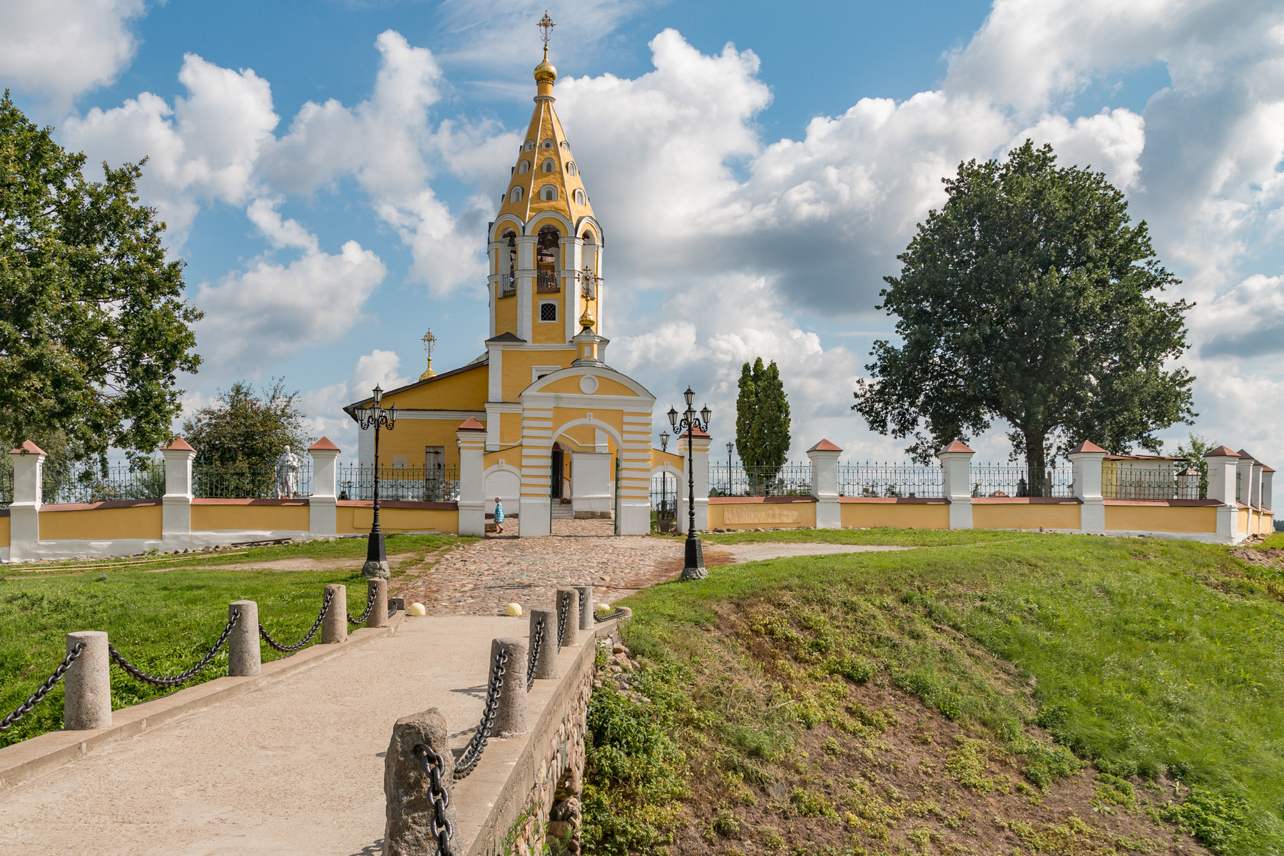 Городня-на-Волге. Церковь Рождества Богородицы кон. XIV - нач. XV века. 