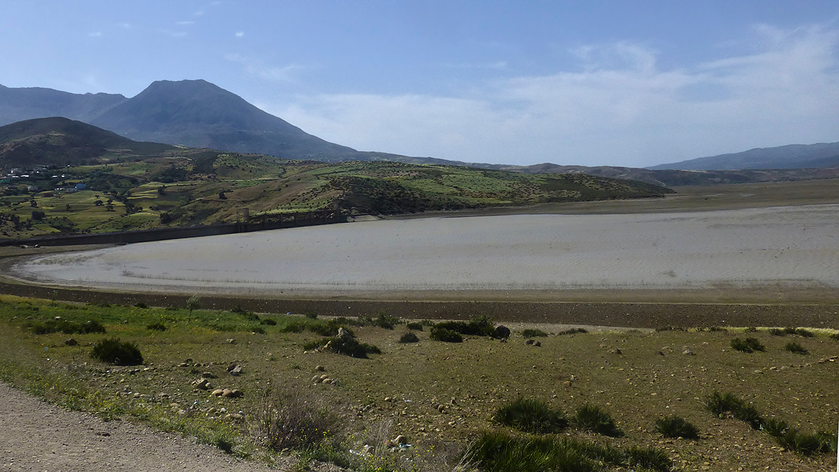 слили воду Марокко Morocco Дар Акоба Dar Aqoba водохранилище слили