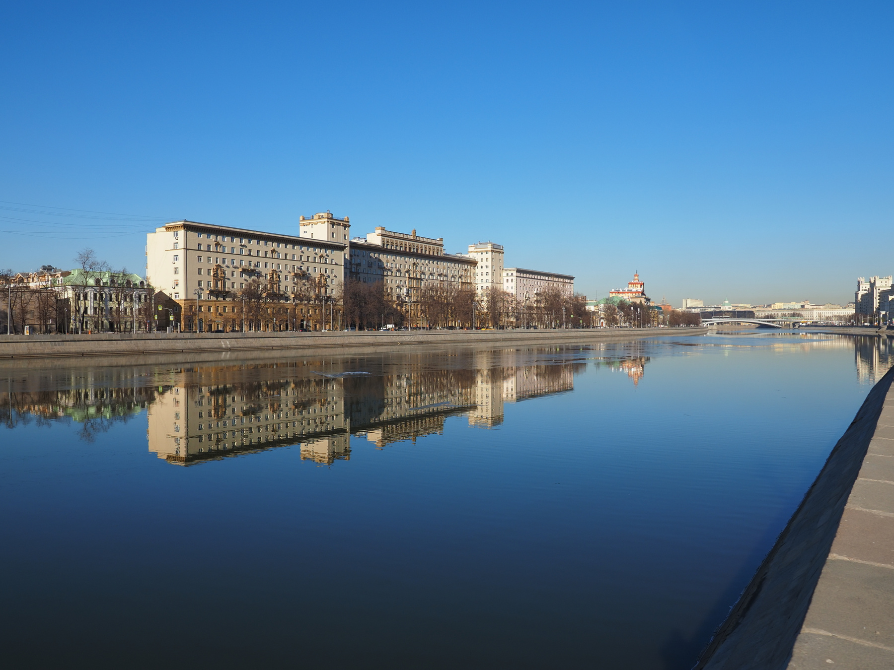 Из весенних прогулок по Москве 