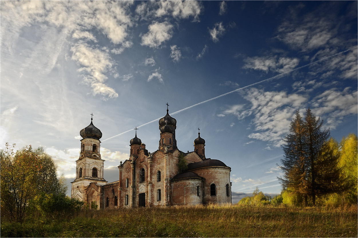 Храм среди лесов 
