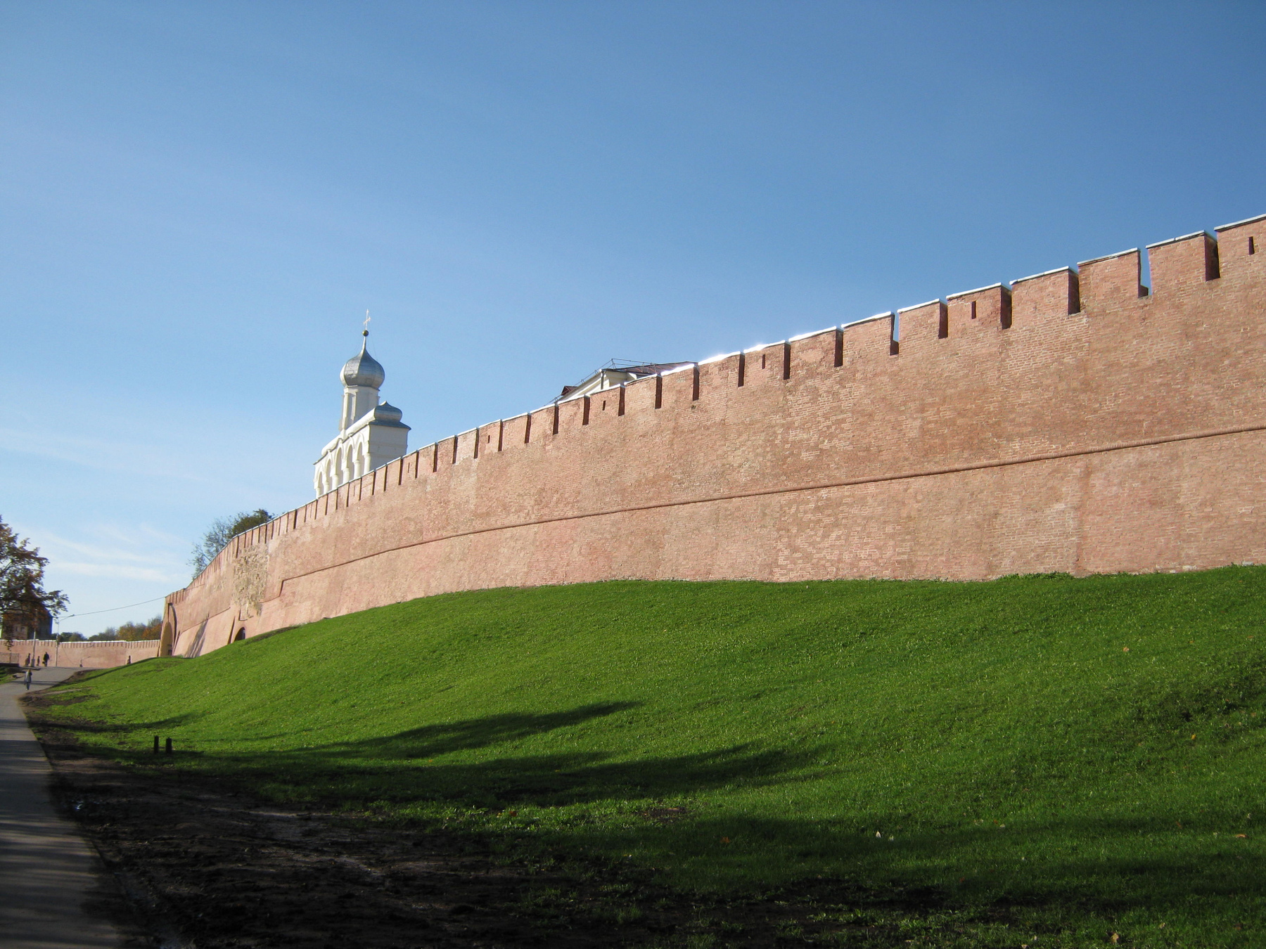 Кремлевская стена. Великий Новгород. 
