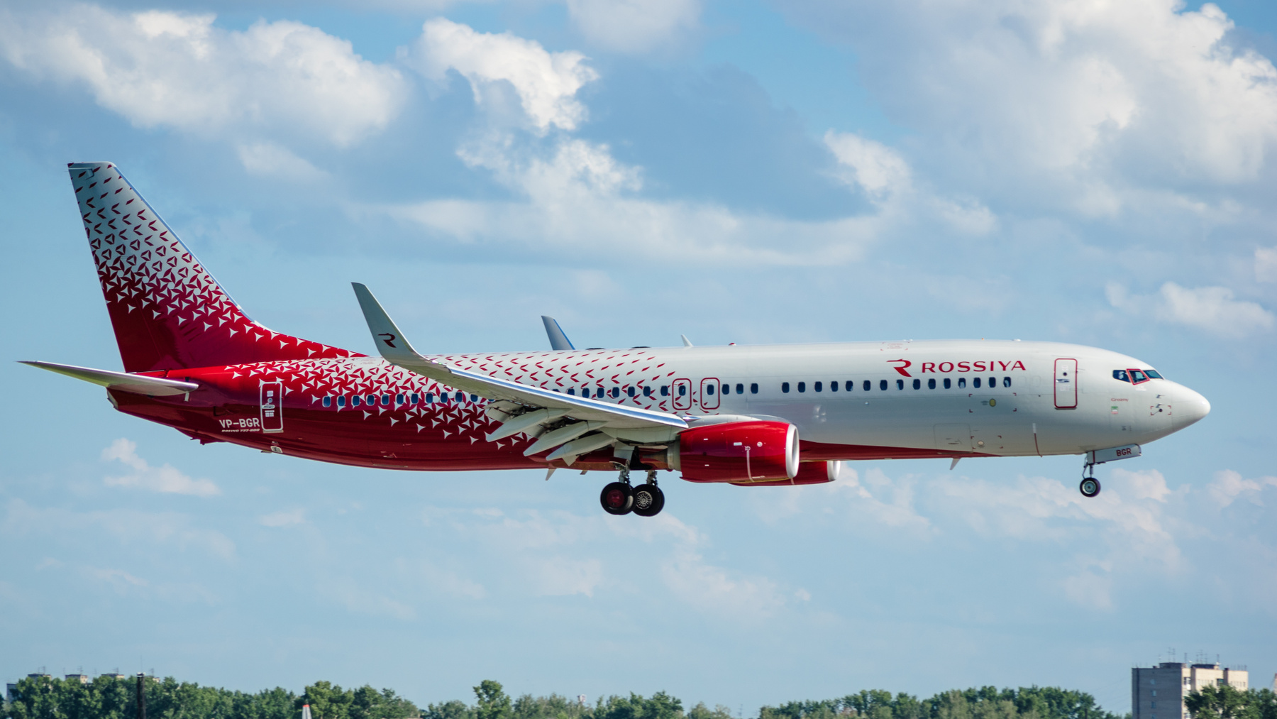 бэ-семь-три-семь ) 2017 Boeing 737 737-8LJ 737-800 Rossiya VP-BGR аэропорт взлёт июнь Новосибирск самолет споттинг Толмачево Боинг авиакомпания Россия