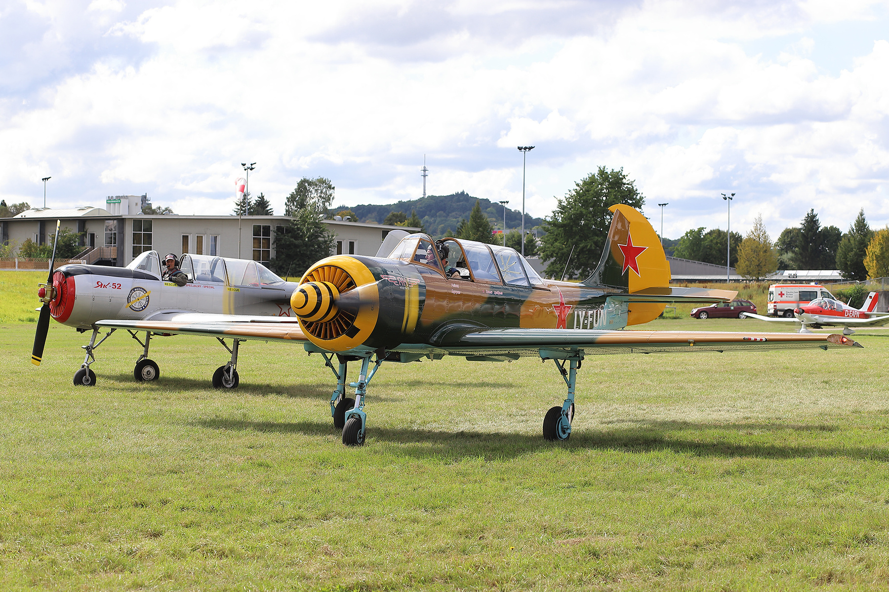 Як-52 