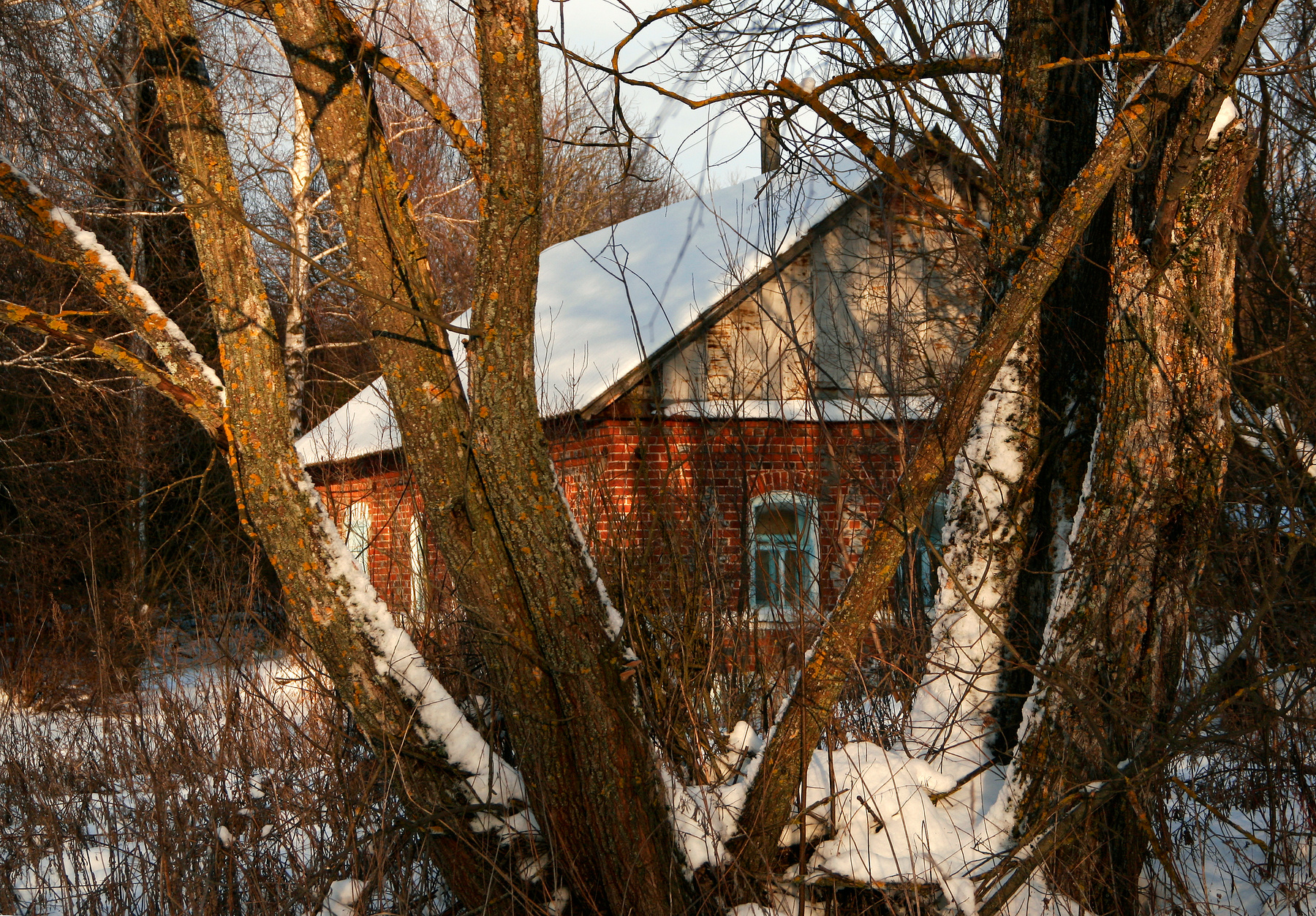 Дом из красного кирпича. 