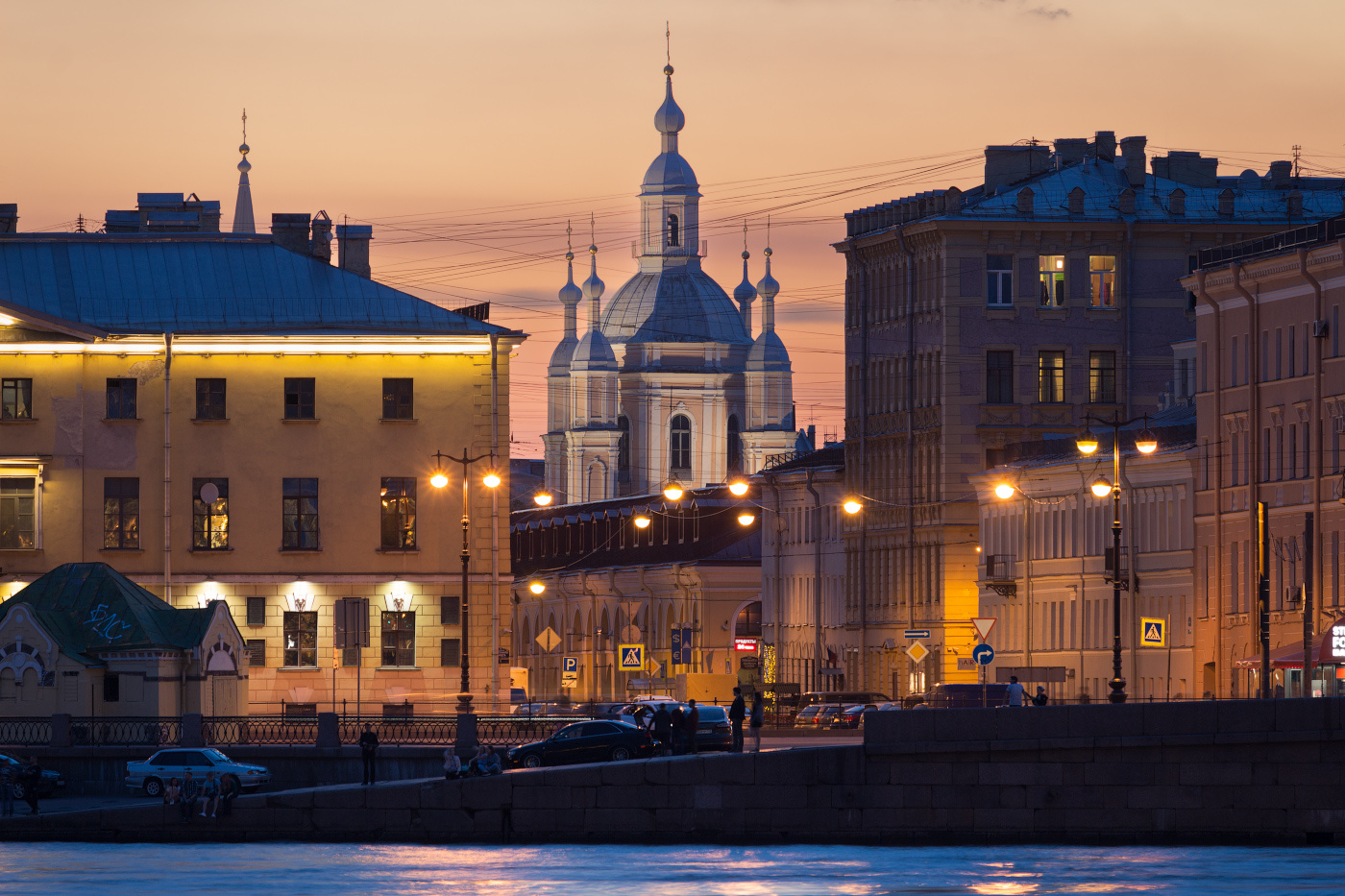 IMG_1135 архитектура питер петербург санкт-петербург санктпетебург россия спб здание дома окно окна свет дом река нева закат васильевскийостров васильевский остров церковь собор вечер