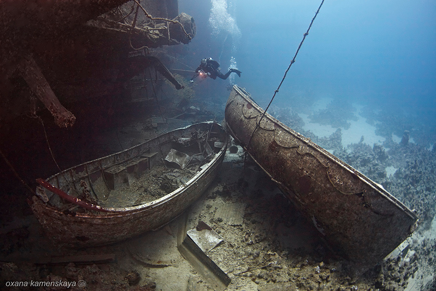 Salem Express #1 wreck underwater diver boat