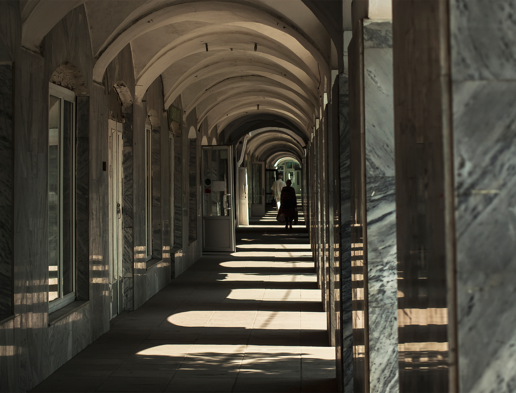 Morning in the City/// утро город арки