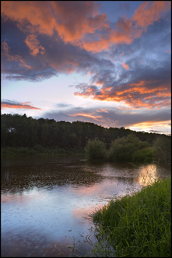 Огненных облаков вода. 