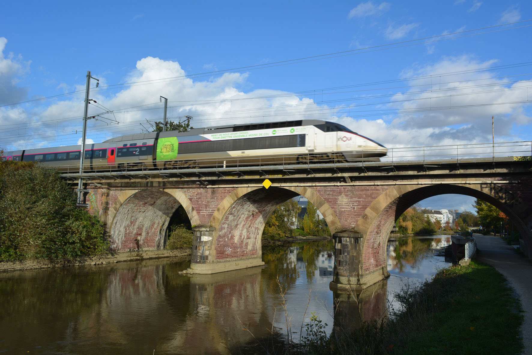 TGV Ренн мост поезд TGV