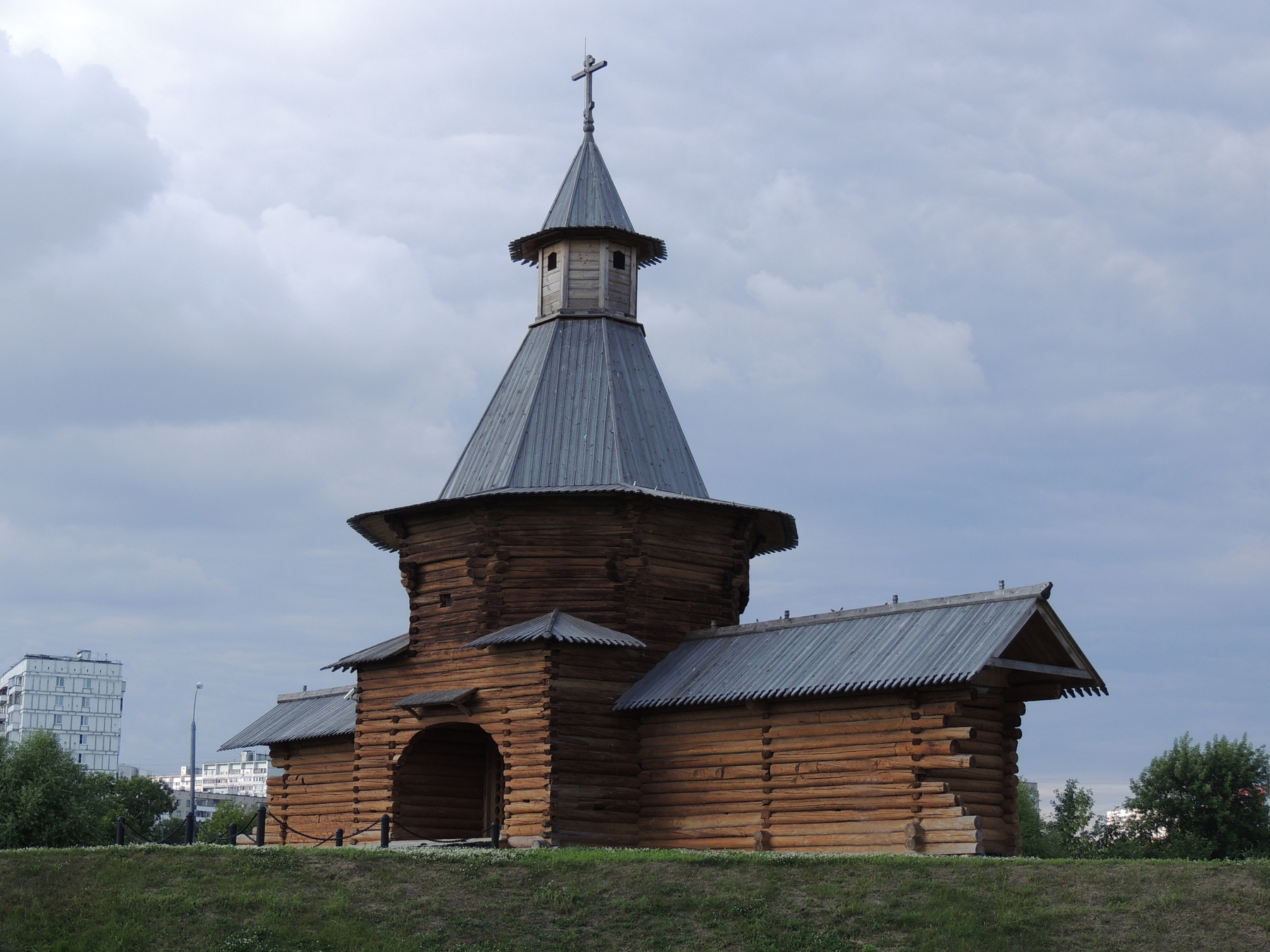 (Святые Ворота) Николо-карельского монастыря (1692 г). 