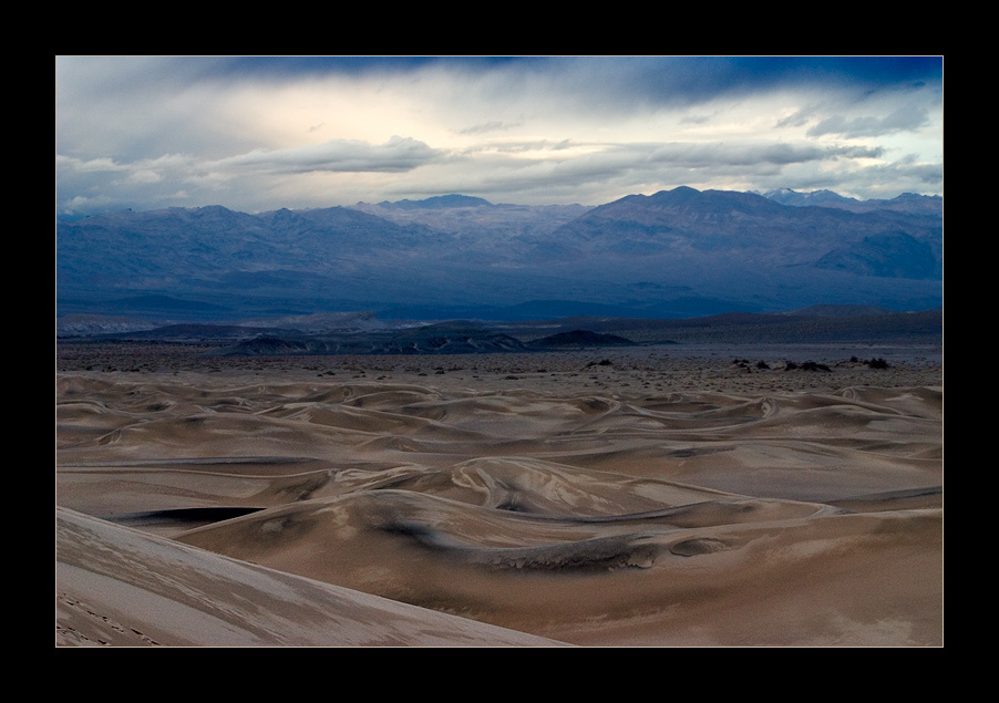 После дождя death valley sand dunes