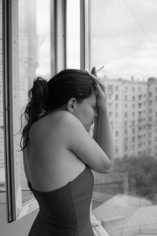 leave me alone саша, балкон, плохо