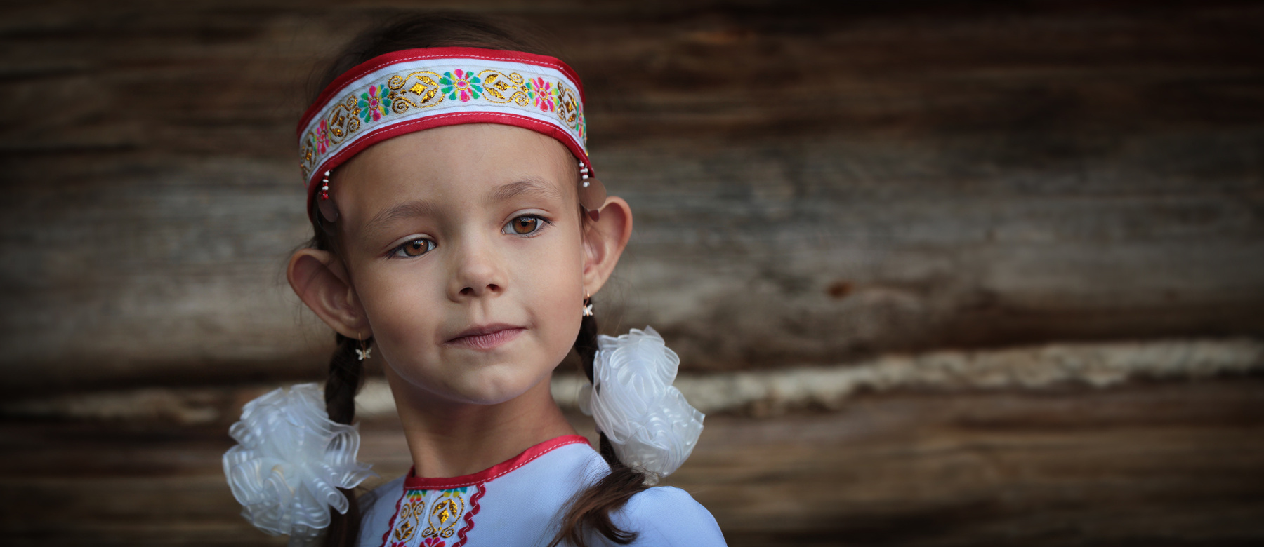 Я в деревне атаманша. 