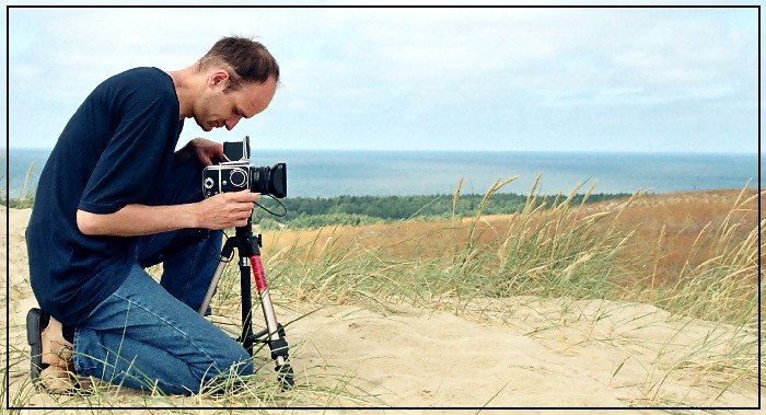 Фотограф? Дюны, фотокамера, человек