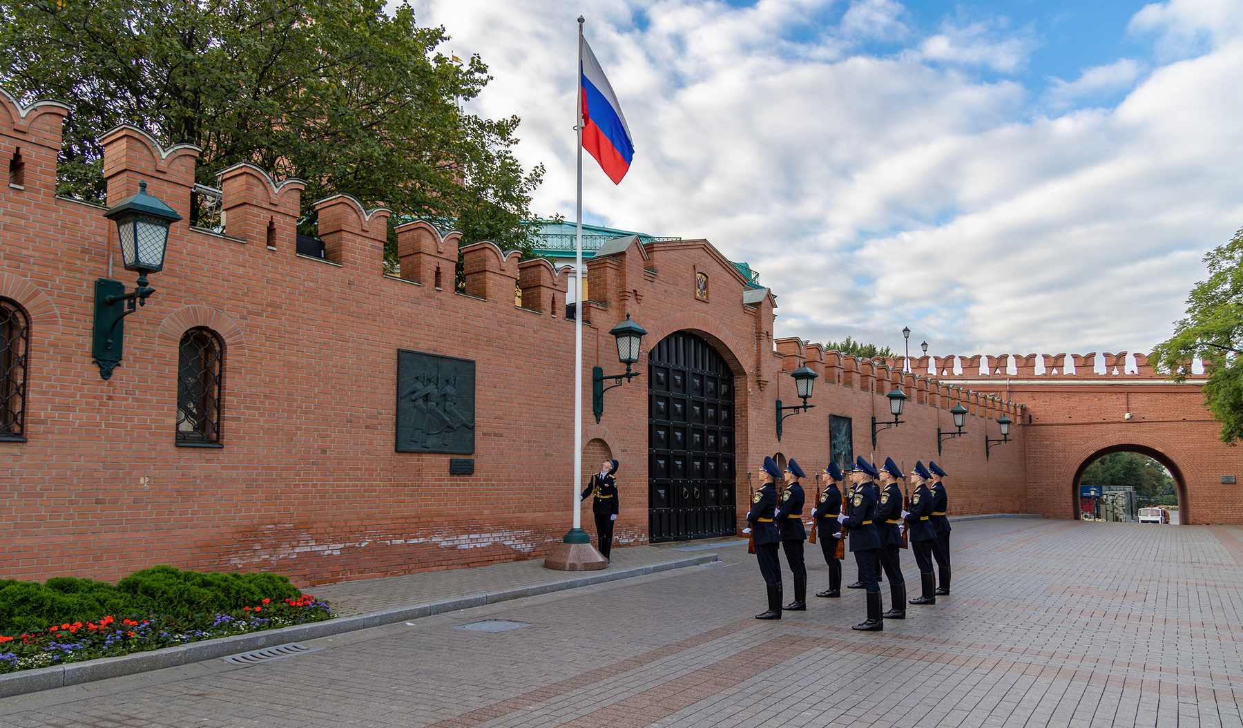 Подъем флага 