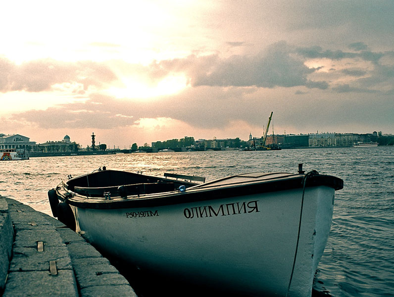 Олимпия Закат, лодка, Олмипия, Нева, вода, тучи
