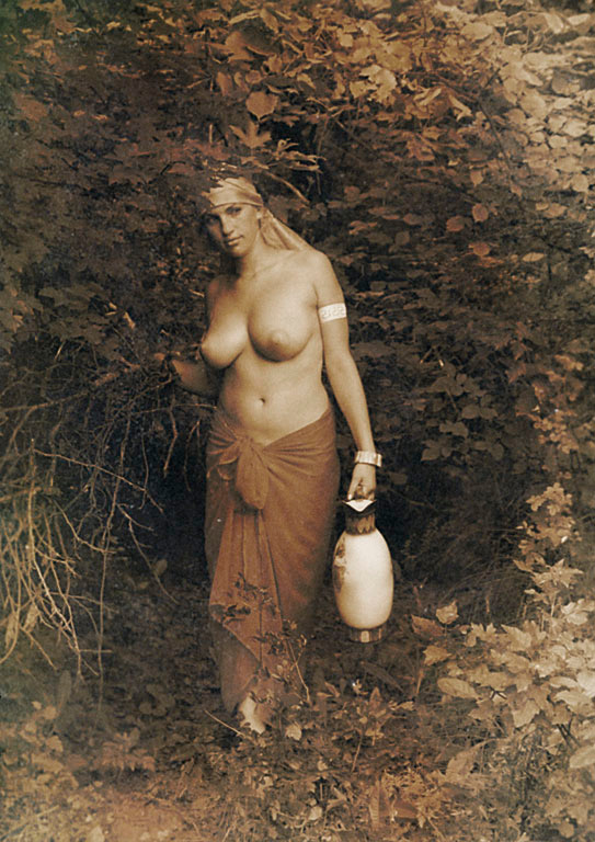 За водой. старинная фотография открытка ретро