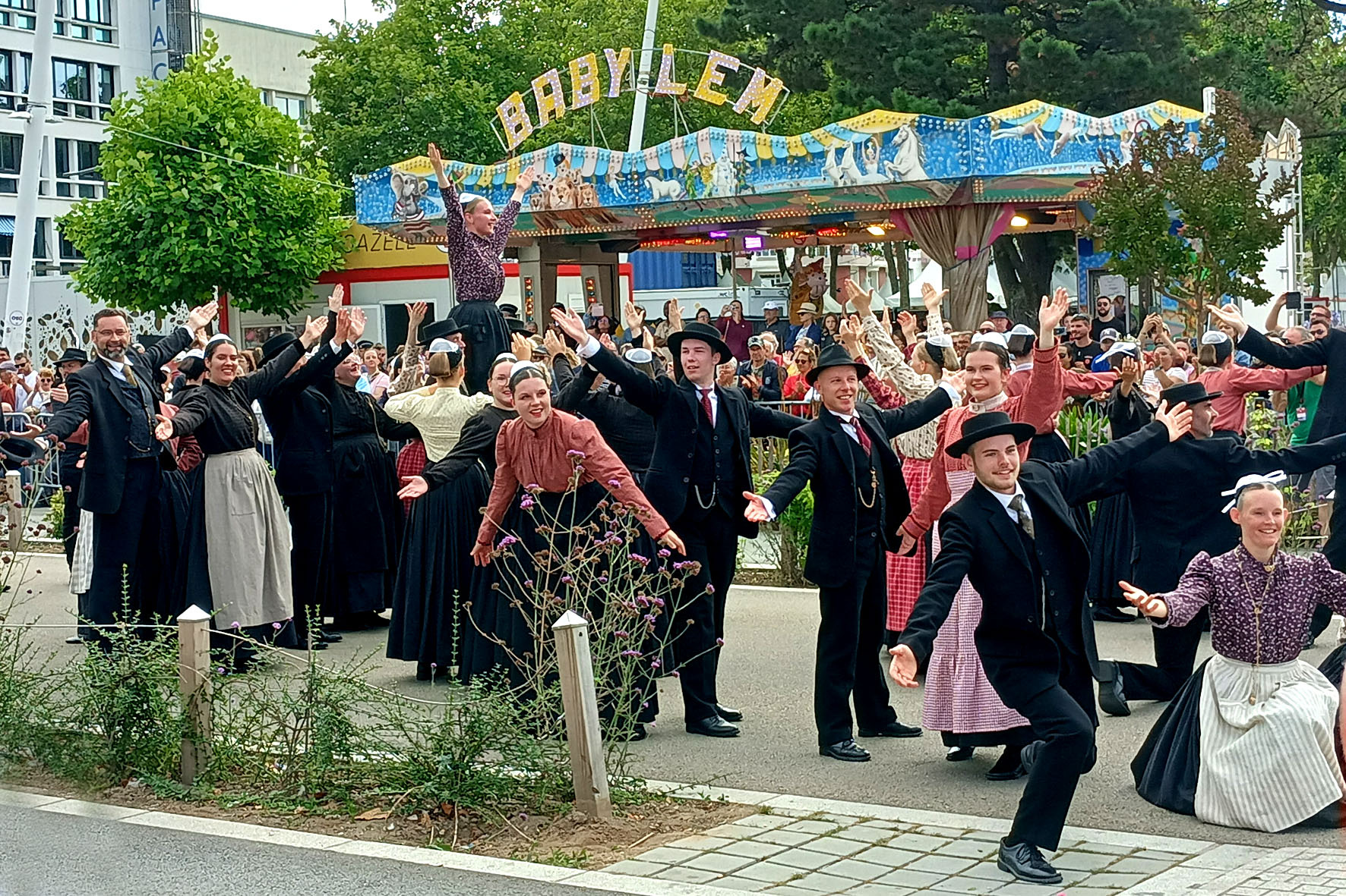Dia duit! Кельт celtique праздник фестиваль шествие приветствие Lorient