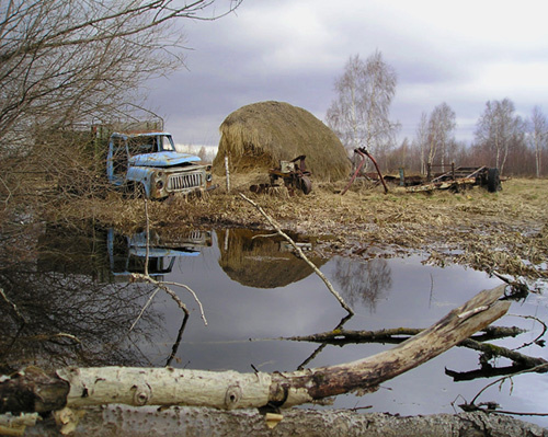 пережитки прошлого Стог Грузовик Лужа