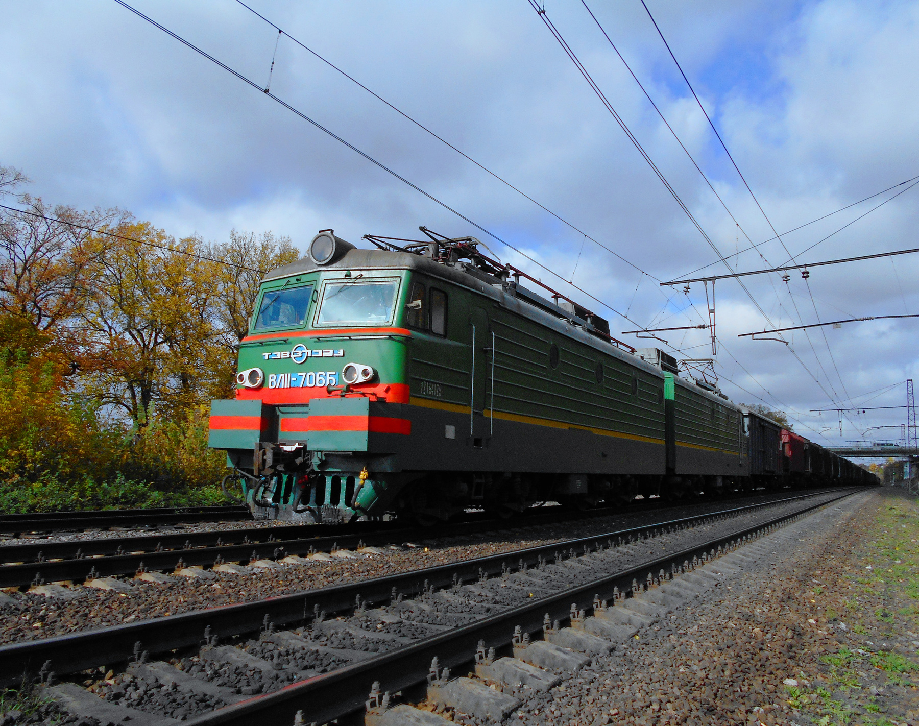 ВЛ11 - 706Б ВЛ11 электровоз осень железная дорога
