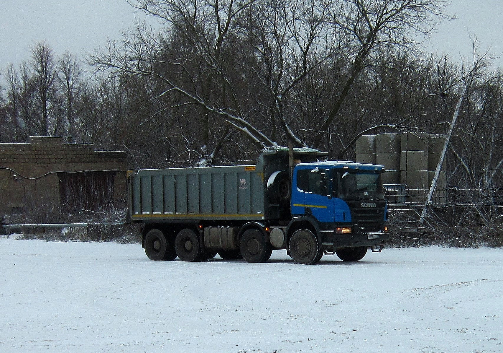 SCANIA SCANIA авто тягач завод гараж зима