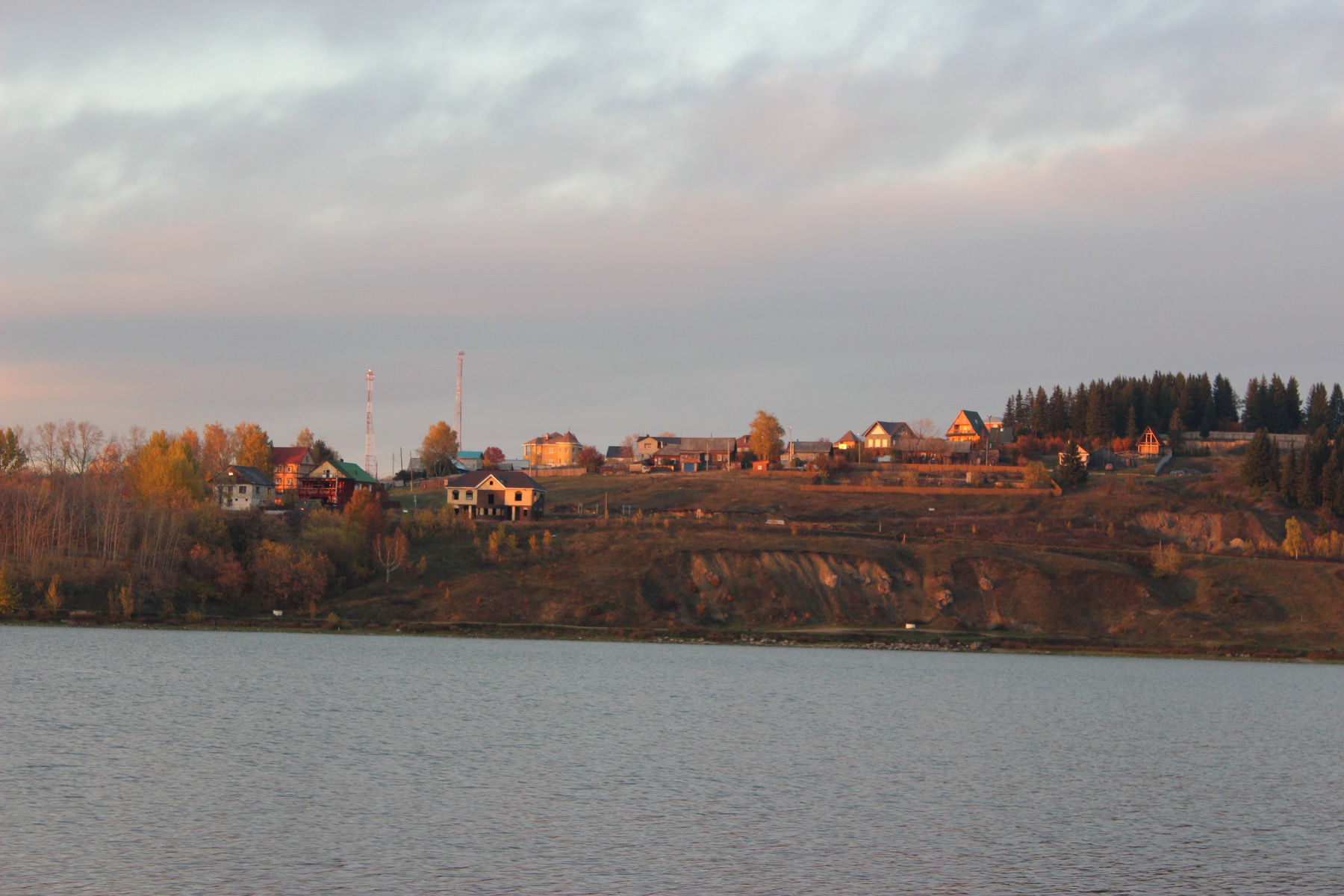 ***Осенняя пора. пейзаж,осень,пруд,дома,берег