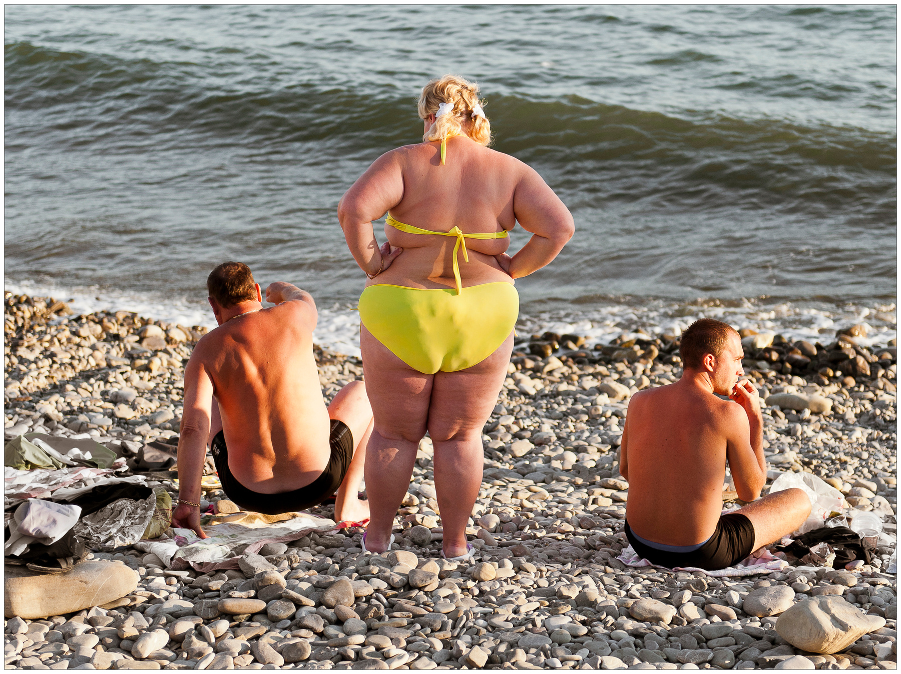 Уступите место даме !!! Пляж Чёрное море