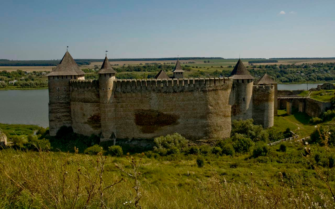 Крепость Хотинской славы. вид крепость река