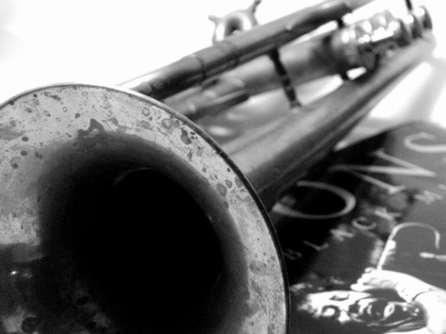 Негритянский джаз jazz horn black attack