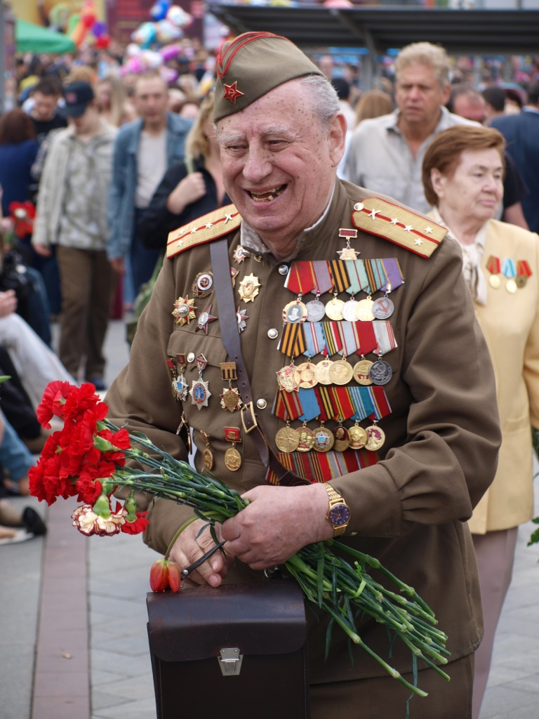 праздник победы  на театральной май 2009 ветераны победа 9мая 