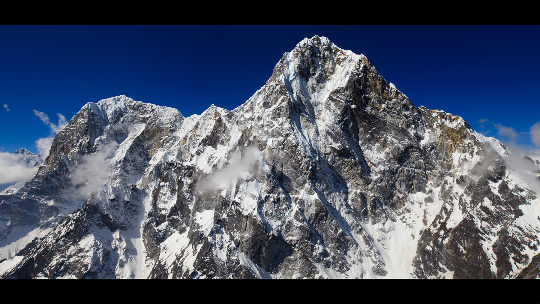 The hight Himalaya Непал, Гималаи, Чолатсе, Тобоче