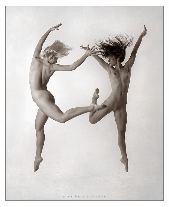 Пляска/ Танец Юлий. fine art nude body air dance танец эринии гарпии фурии юлии