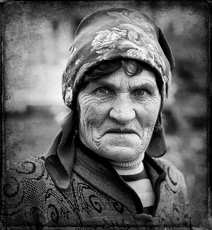 гадалка Валя валя гадание на картах баба-яга гроза всех детей в округе)